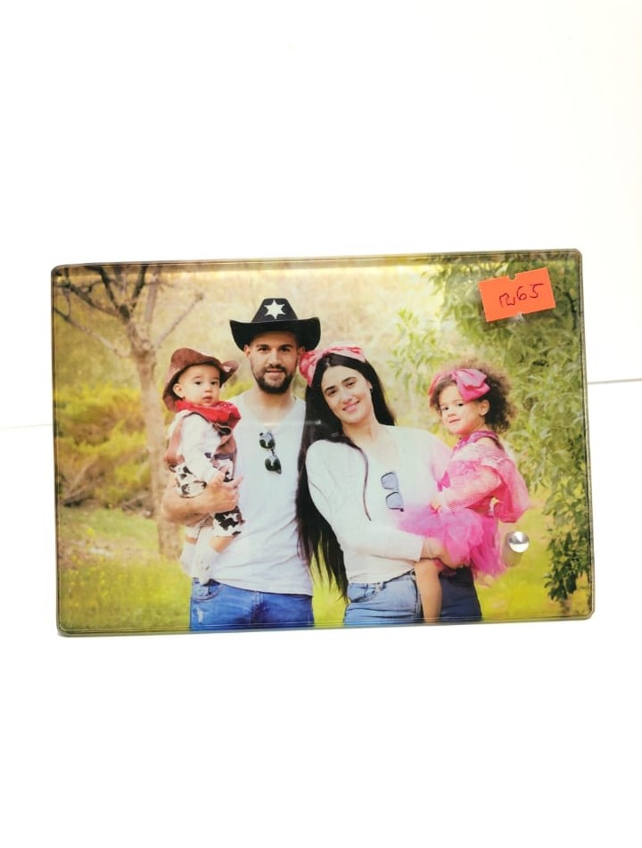 הדפסת תמונה על זכוכית דקה עם רגלית במבחר גדלים