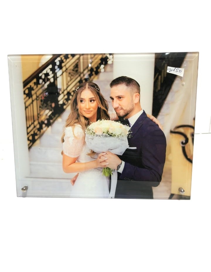 הדפסת תמונה על זכוכית דקה עם רגלית במבחר גדלים