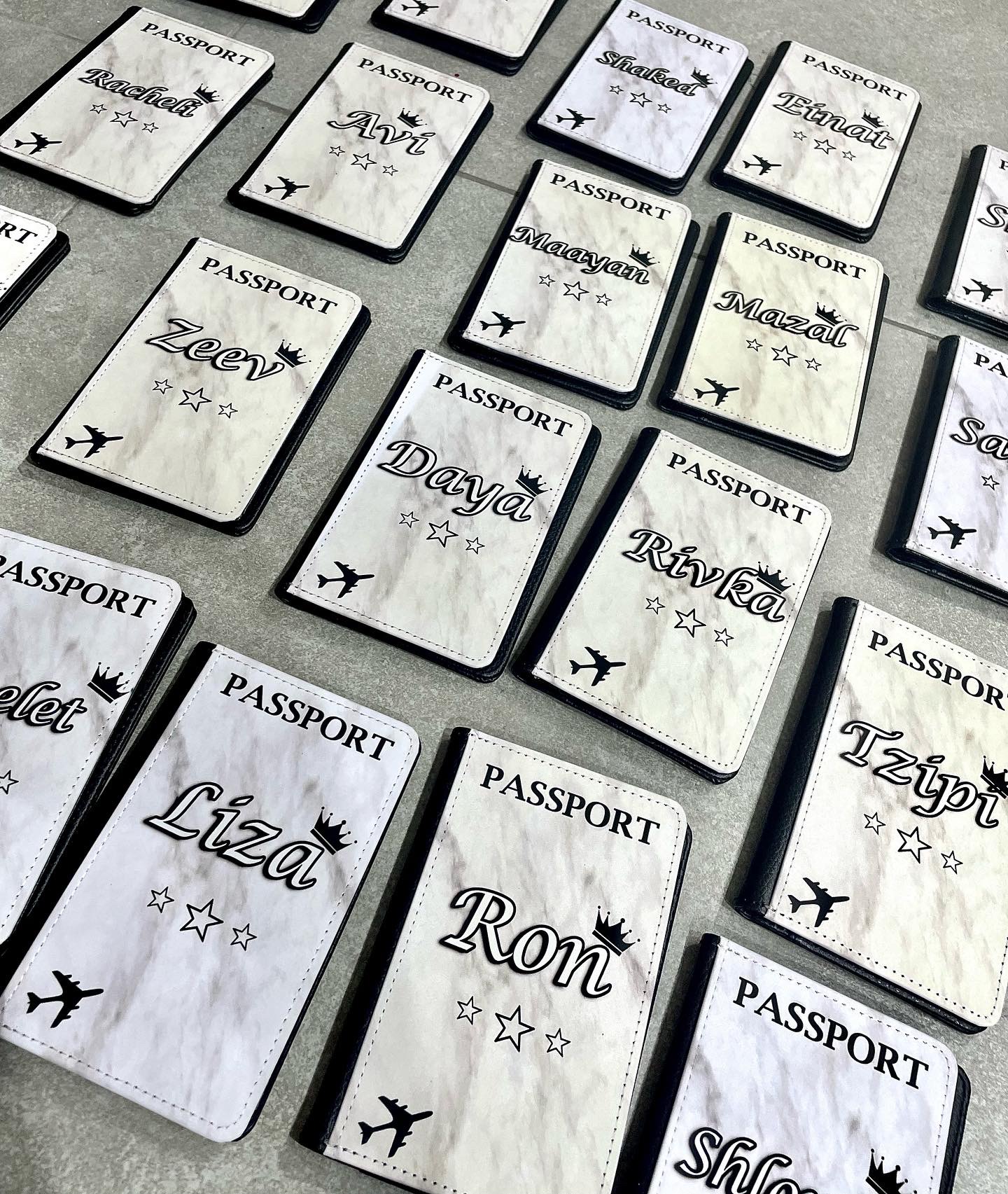 כיסוי דרכון ממותג