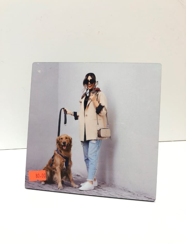 מעמדי עץ עם רגל ניקל